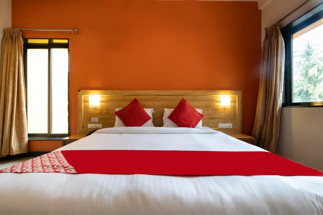 Oyo 44695 Hotel Mango Sawantwadi Exteriér fotografie