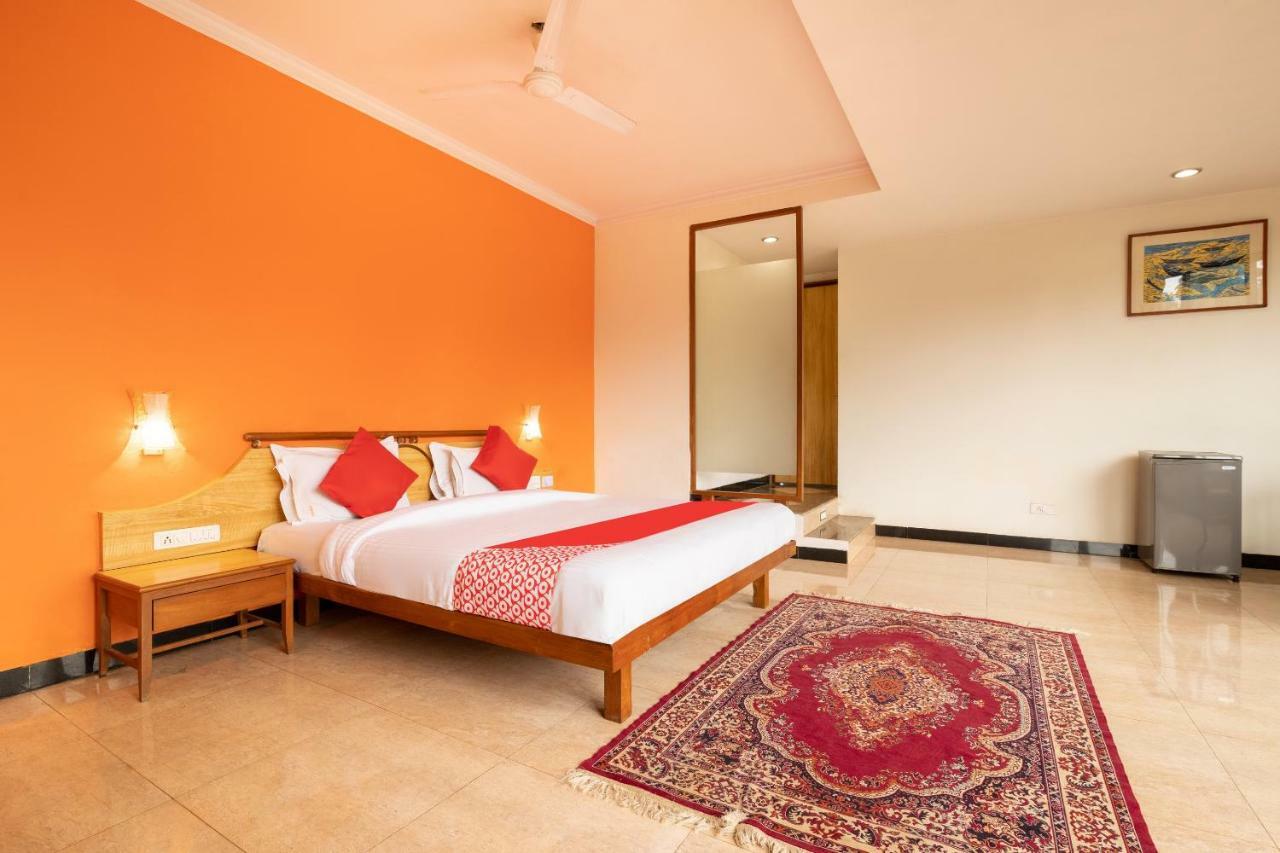 Oyo 44695 Hotel Mango Sawantwadi Exteriér fotografie